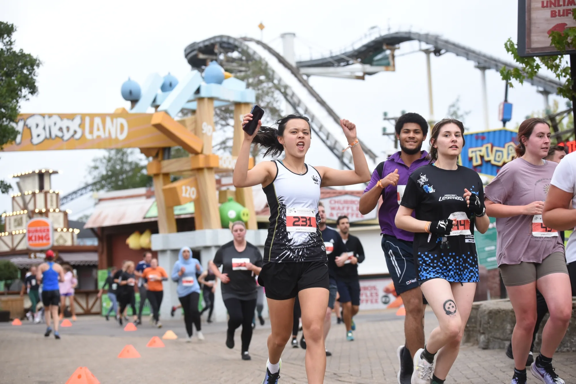 Image of participants at Run Thorpe Park 10K
